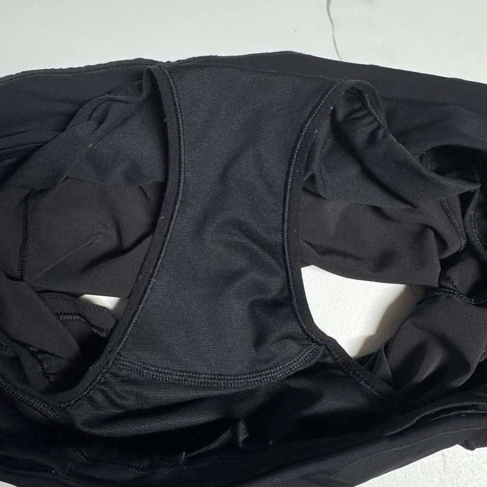 lululemon speed up shorts 2.5” - Picture 6 of 9